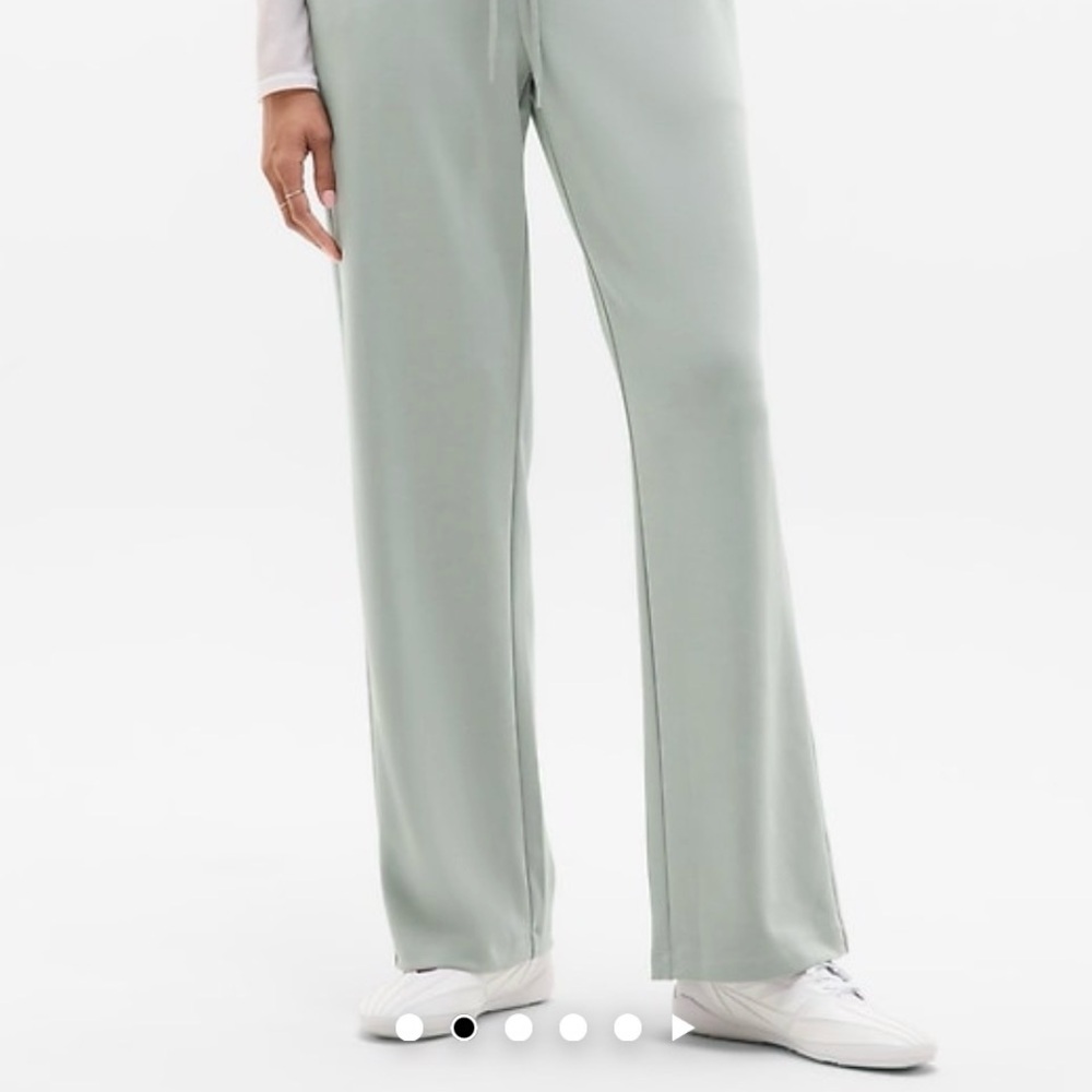 Athleta Seasoft Midrise Straight Pants